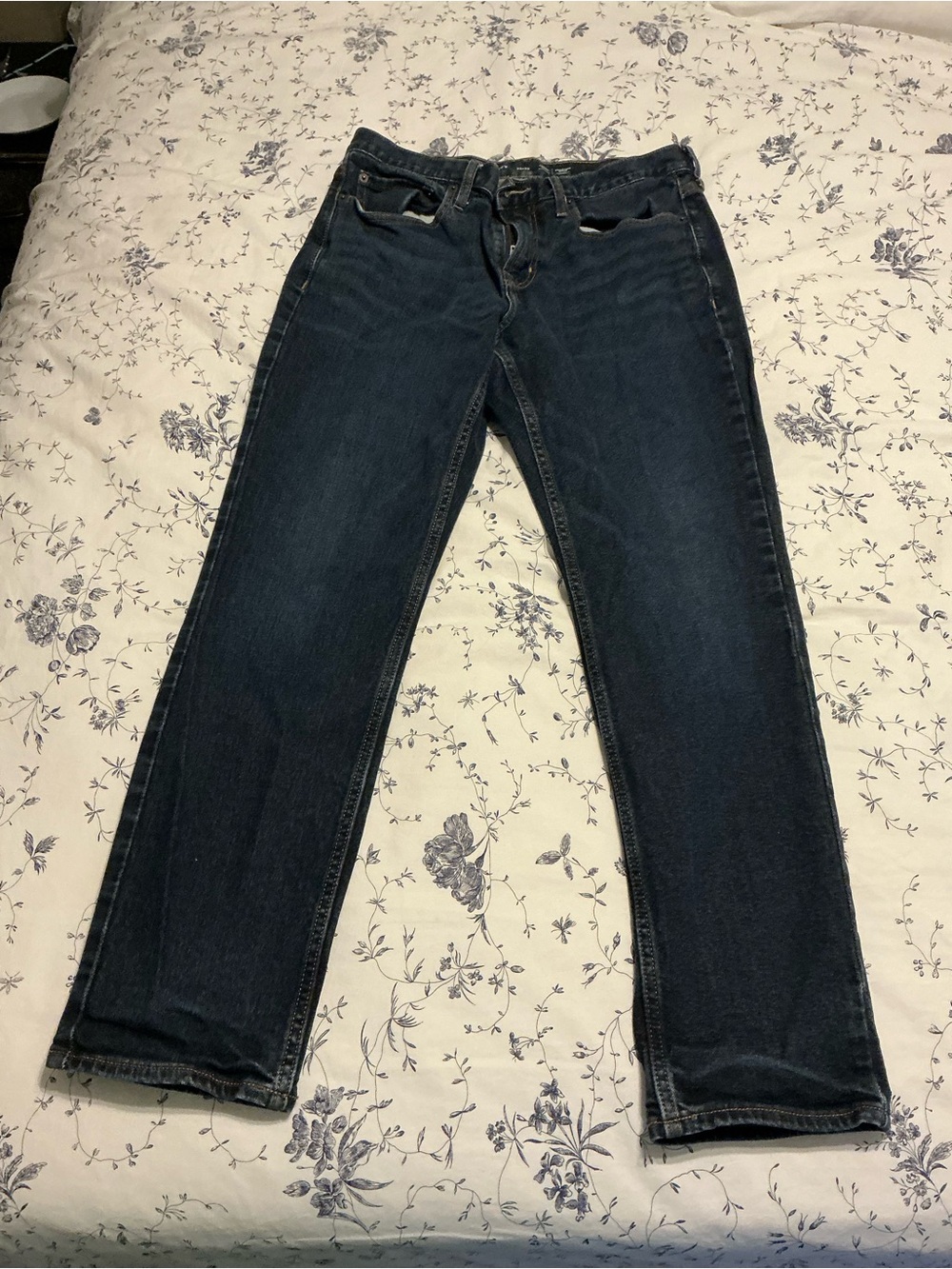 🎉 3 for $15🎉 Classic Men’s Old Navy Dark Wash Athletic Taper with Flex Jeans